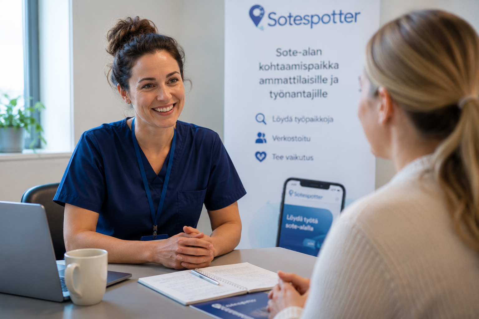 Sote-alan rekrytointitilanne, jossa työnhakija ja työnantajan edustaja keskustelevat työmahdollisuuksista ja työpaikan vetovoimatekijöistä.